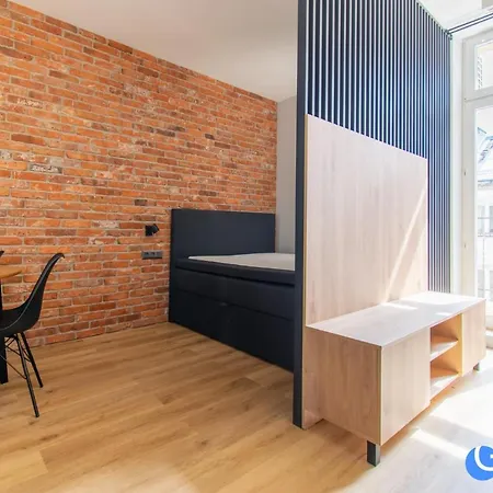 Apartment Skawinska 10 *